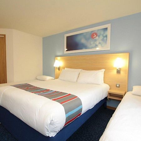 แทรเวลลอดจ์ กลาสโกว์ แอร์พอร์ต Hotel ภายนอก รูปภาพ