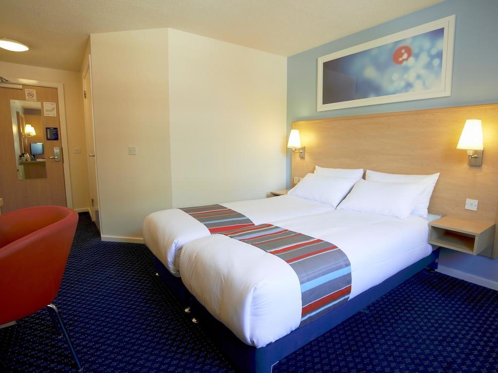 แทรเวลลอดจ์ กลาสโกว์ แอร์พอร์ต Hotel ภายนอก รูปภาพ