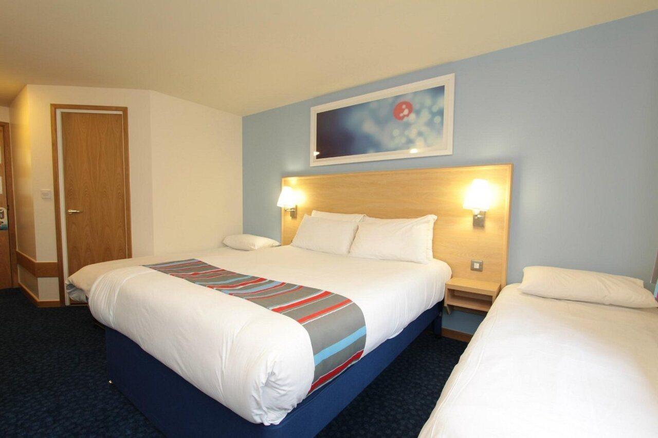 แทรเวลลอดจ์ กลาสโกว์ แอร์พอร์ต Hotel ภายนอก รูปภาพ