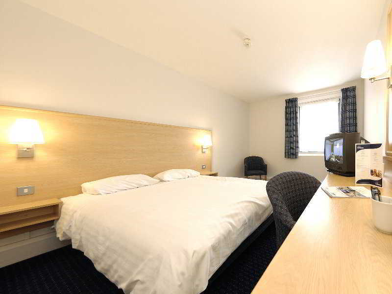 แทรเวลลอดจ์ กลาสโกว์ แอร์พอร์ต Hotel ภายนอก รูปภาพ