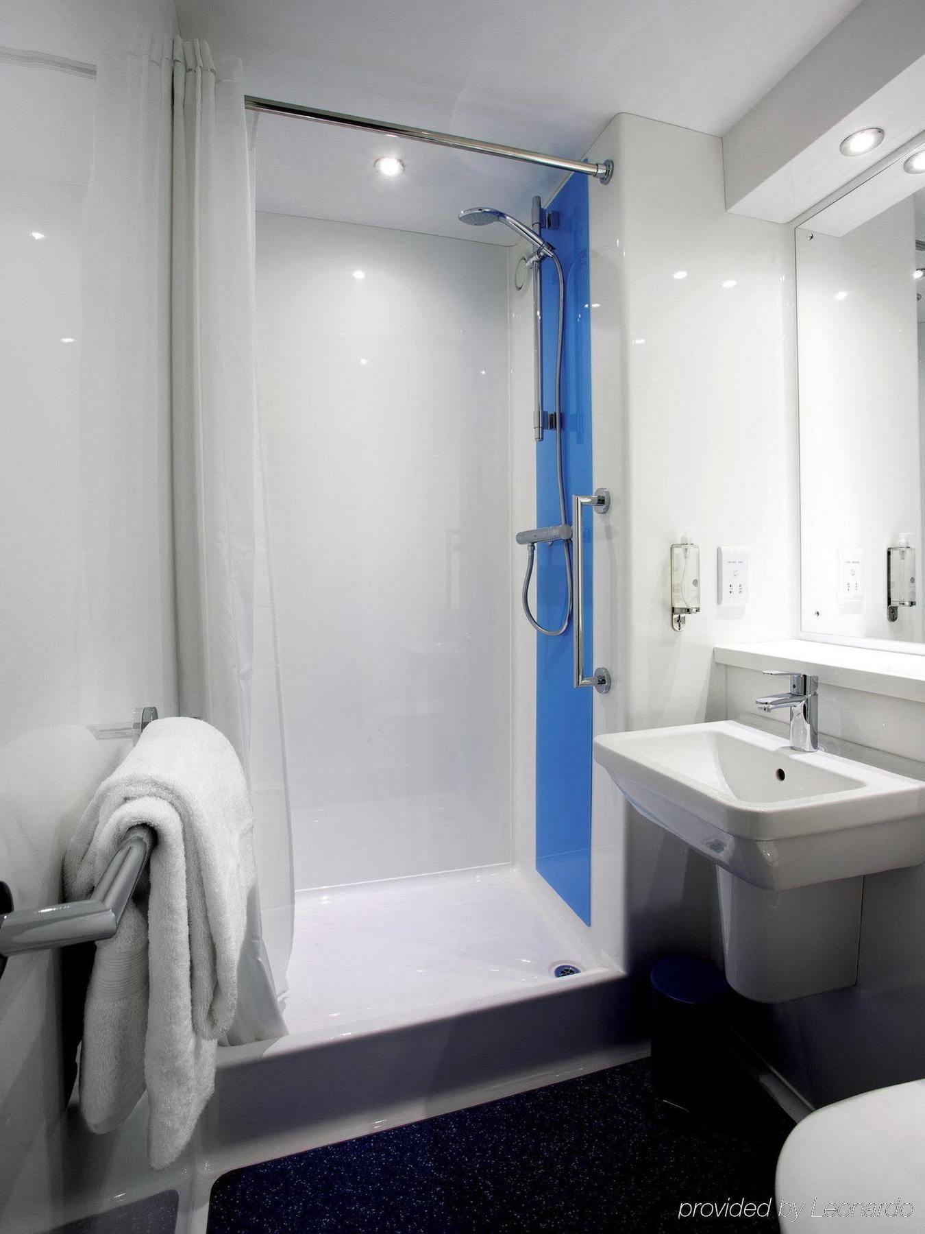 แทรเวลลอดจ์ กลาสโกว์ แอร์พอร์ต Hotel ภายนอก รูปภาพ