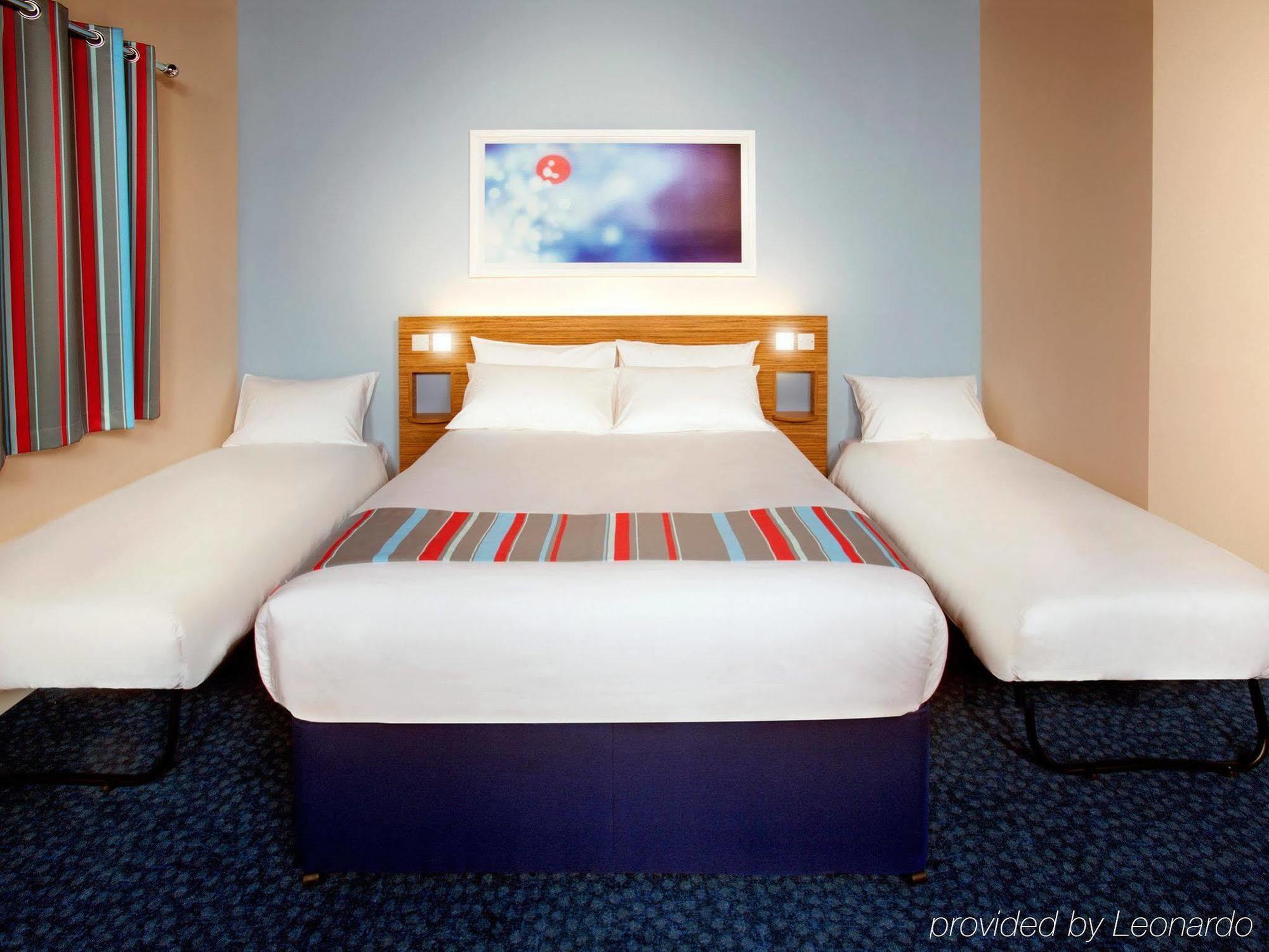 แทรเวลลอดจ์ กลาสโกว์ แอร์พอร์ต Hotel ภายนอก รูปภาพ